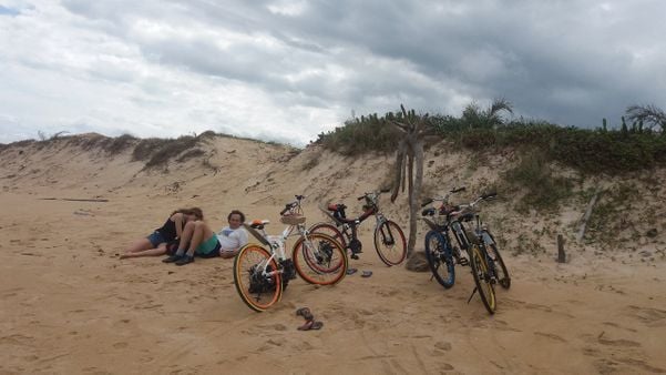 Família reunida em Itaúnas, na cidade de Conceição da Barra (ES) por Acervo pessoal