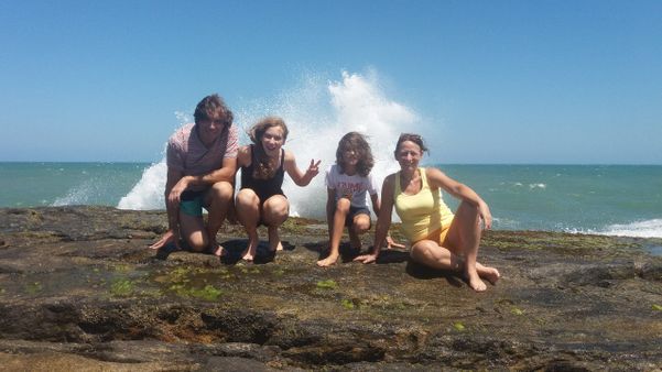 Gianluca, Grabriella, Grégory e Guacira em Anchieta, no ES por Acervo pessoal