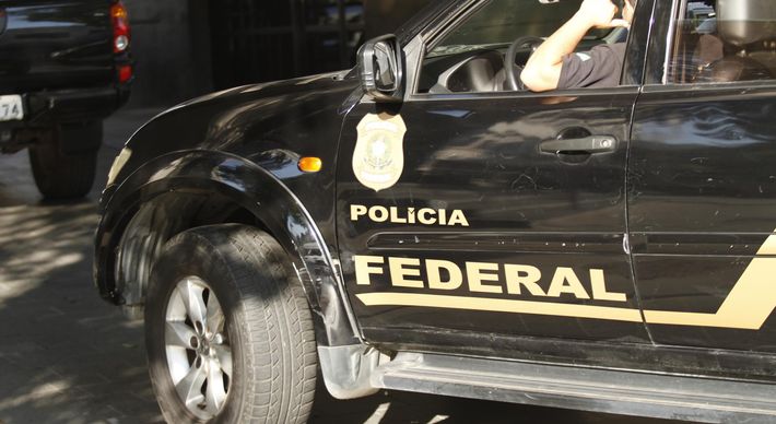 Agentes cumprem quatro mandados de prisão temporária e fazem 26 buscas em endereços do Ceará, São Paulo e Salvador