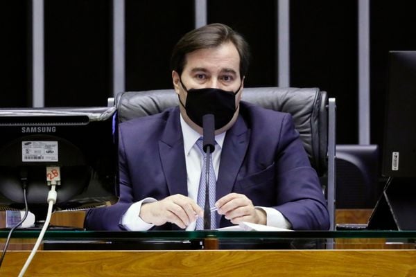 Rodrigo Maia durante sessão na Câmara