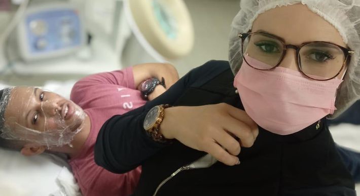 A diferença das mulheres é que o público masculino, em sua maioria, busca procedimentos mais práticos, rápidos e pouco dolorosos, segundo especialista