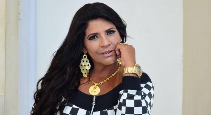 A funkeira MC Atrevida teve infecção generalizada após fazer o procedimento para retirar gordura das costas e injetar nos glúteos. A cirurgia foi realizada por um médico que teria especialidade em ginecologia e ortopedia
