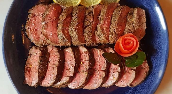 Chef Melchior Neto ensina a técnica correta para deixar a carne no ponto ideal, suculenta e com um sabor irresistível