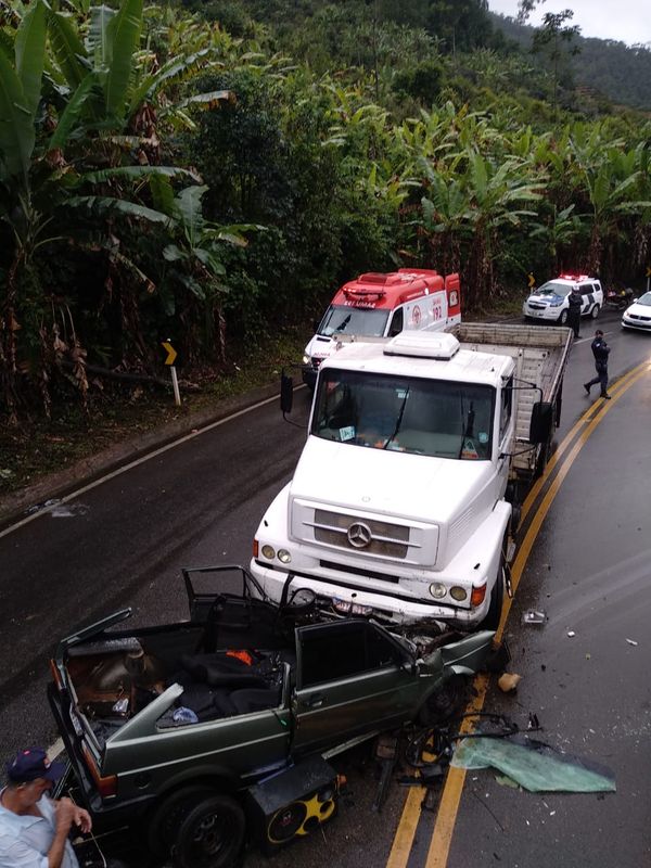 Acidente foi entre Fundão e Santa Teresa por Corpo de Bombeiros ES