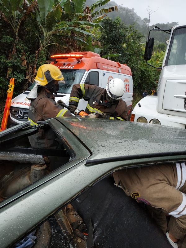Trabalho dos Bombeiros  por Corpo de Bombeiros do ES