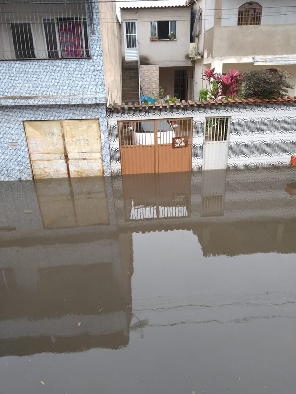 Aribiri, em Vila Velha, registra alagamento após fortes chuvas por Internauta