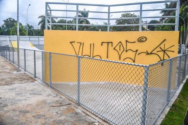 Novo Skate Park de Linhares é pichado por vândalos antes mesmo de ser inaugurado