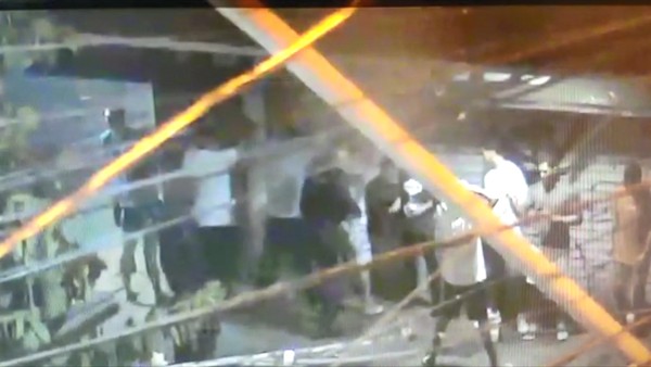 Festa clandestina foi flagrada por câmeras de segurança da prefeitura de Vila Velha