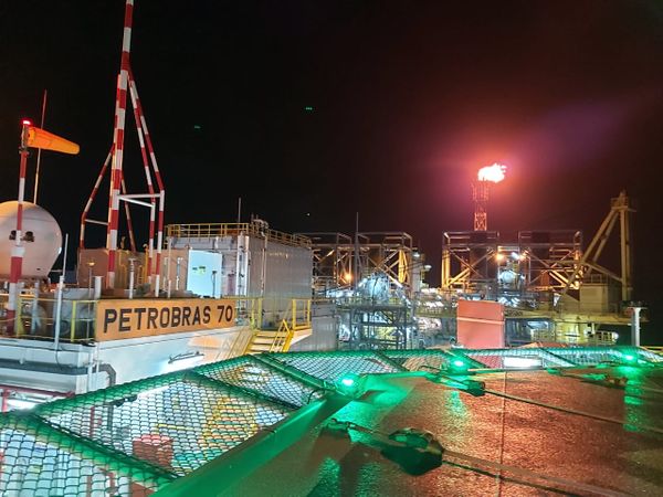 Petrobras iniciou a produção de petróleo e gás natural da jazida compartilhada de Atapu, por meio da plataforma P-70, na porção leste do pré-sal da Bacia de Santos