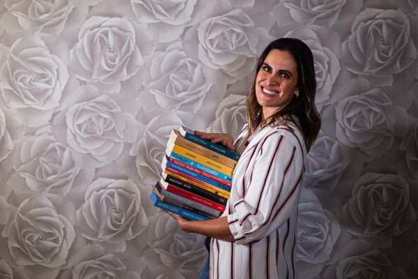 Fernanda Farina: paixão pelos livros compartilhada pela internet