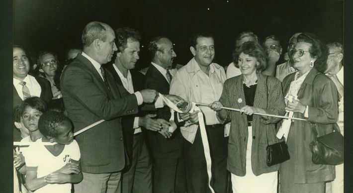 Centro cultural, em Vitória, viveu seus dias de glória entre 1986 e 1991 e recebeu até comícios políticos. Abandonado, local deve passar a abrigar grãos, como café e milho
