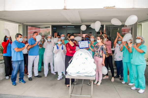 Idoso de 104 anos vence a Covid-19 após 15 dias internado em hospital