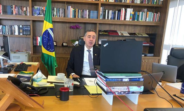 Ministro Luís Roberto Barroso, presidente do TSE, durante entrevista coletiva sobre o perfil do eleitorado brasileiro