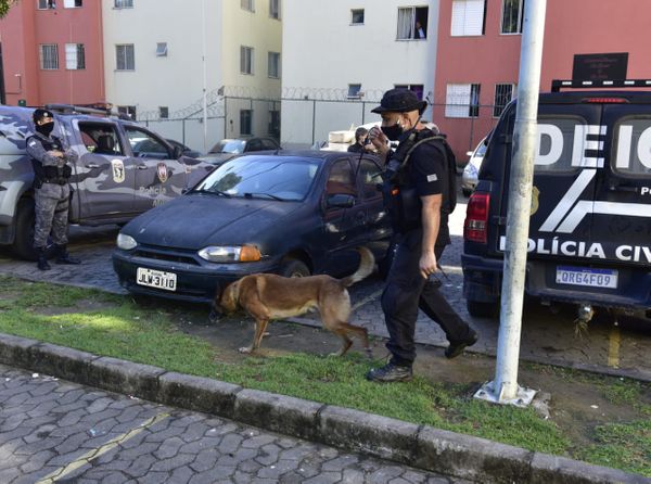 Operação da Polícia Militar e da Polícia Civil em condomínio no bairro Tabuazeiro, em Vitória por Ricardo Medeiros
