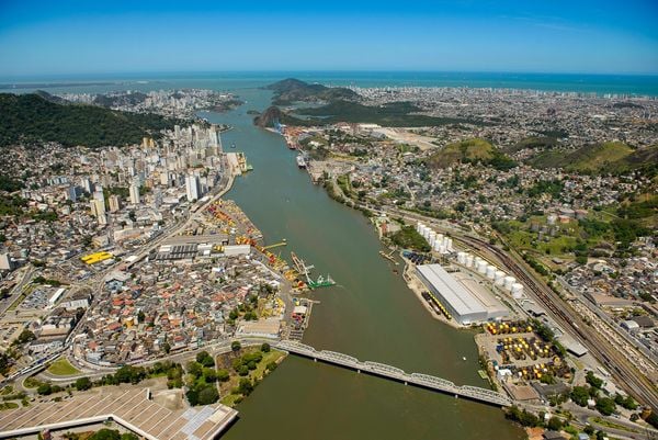Vista aérea do Porto de Vitória, onde está a fábrica da TechnipFMC