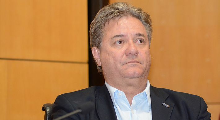 Condenado por improbidade administrativa, acusado de usar um servidor como caseiro em propriedade particular, Luiz Paulo, que é pré-candidato à Prefeitura de Vitória, fica liberado para disputar eleições