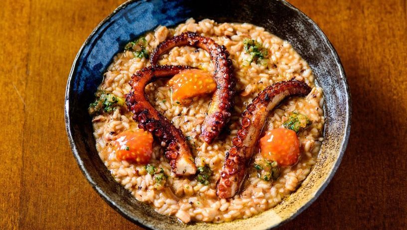 Risoto de polvo e seu vinagrete com azeite de carvão do Soeta