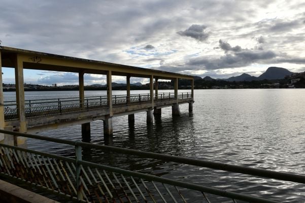 Prédio do Cais do Hidroavião, o primeiro aeroporto do Estado, encontra-se abandonado