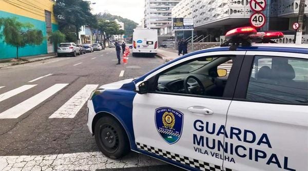 Viatura da Guarda Municipal de Vila Velha em rua da cidade