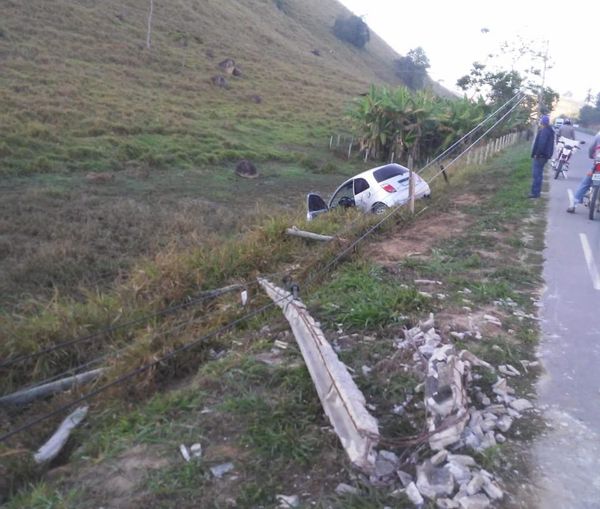 Três veículos se envolvem em acidente na rodovia ES 080 em Barra de São Francisco