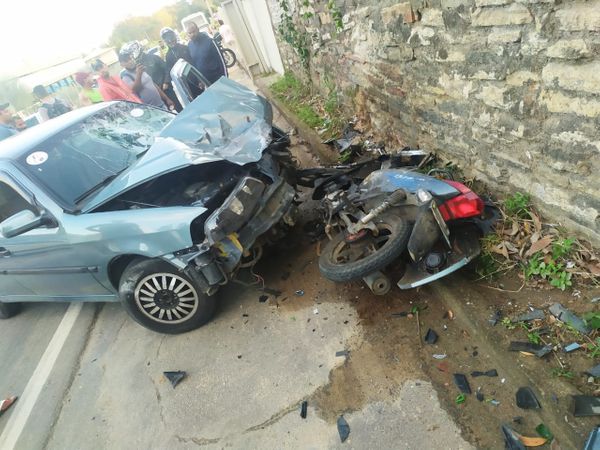 Um acidente entre um carro de passeio e uma motocicleta deixou um morto em Cachoeiro de Itapemirim nesta sexta-feira (7)