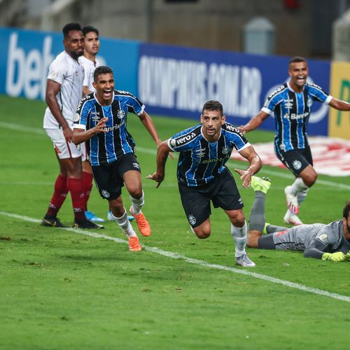 Eficiente, Grêmio vence Fluminense em estreia no Brasileiro