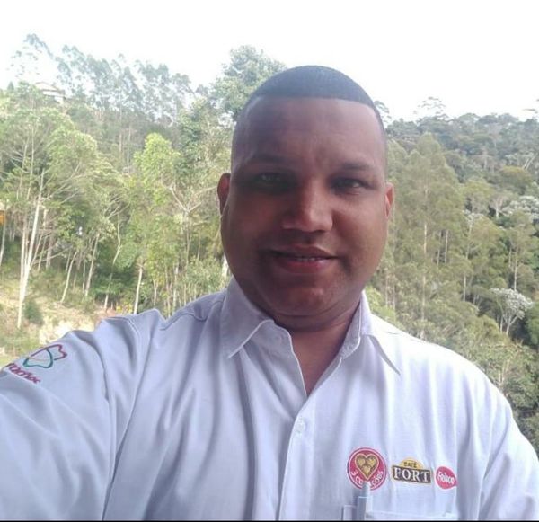 gerente comercial do Grupo 3 Corações no Estado, Bedilson de Brito Santos.