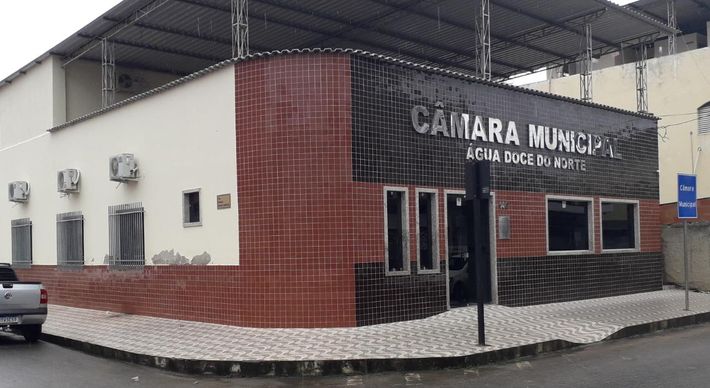 Vereadores aprovaram em dois turnos, por unanimidade, mudança na Lei Orgânica para que o vice-prefeito precise de autorização da Câmara para deixar o município por mais de 15 dias