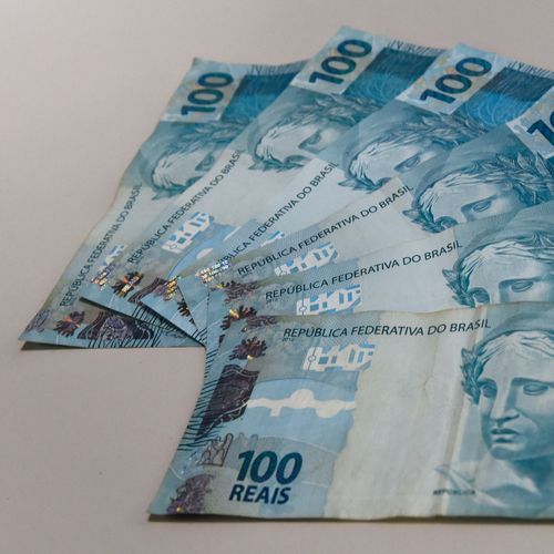 Mais de 700 beneficiários do auxílio emergencial doaram para candidatos no ES