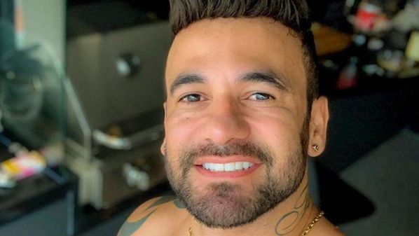 Ex-jogador de futebol compartilhou fotos do novo integrante da família no Instagram