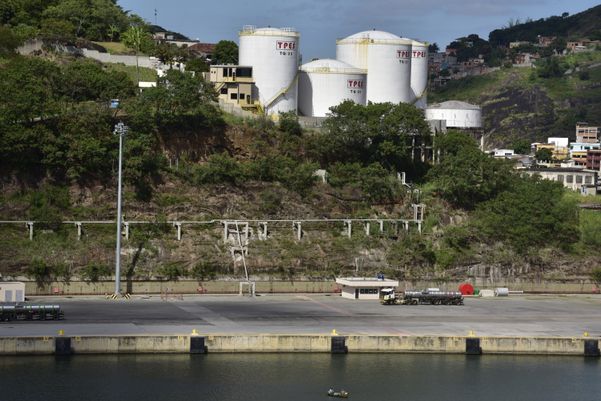 Cais de Atalaia poderá movimentar granéis líquidos e sólidos por Ricardo Medeiros