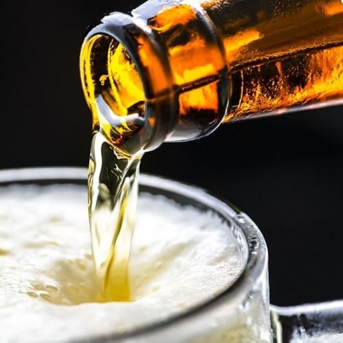 Oportunidades são destinadas a quem tem até três anos de formado; processos seletivos estão abertos em diversas empresas dos ramos de cervejaria e banco
