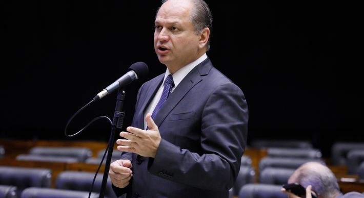Propostas serão apresentadas ao presidente Jair Bolsonaro e a líderes partidários nesta segunda-feira (28)
