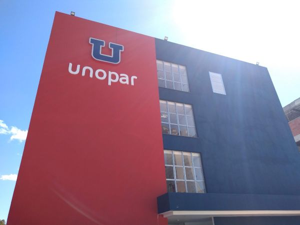 A Unopar tem polos de educação a distância, distribuídos em operações próprias e parceiras por todos os estados brasileiros 