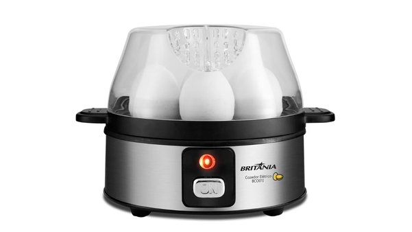 Cozedor elétrico Britânia BCO01I para 7 ovos. Cozinha em três texturas (mole, macio e bem cozido).  por Sipolatti/Divulgação