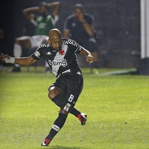 Vasco estreia com vitória contra o Sport em show de Fellipe Bastos
