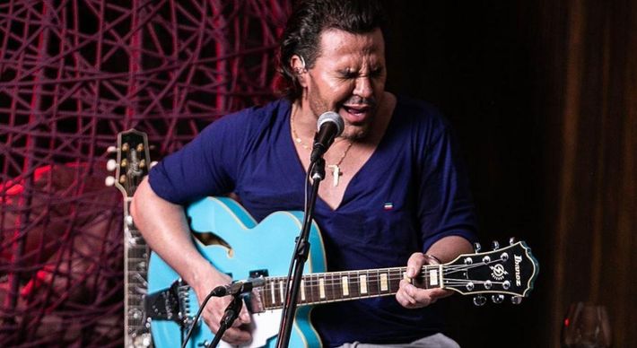 Sertanejo, que está passando temporada no Espírito Santo, fez pocket show virtual na noite desta quarta (12) e recebeu milhares de elogios no Instagram