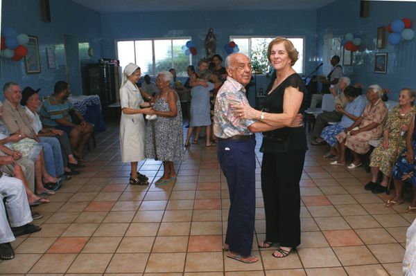 2003 - Comemoram o Dia dos Pais com muita dança.  por Carlos Alberto da Silva