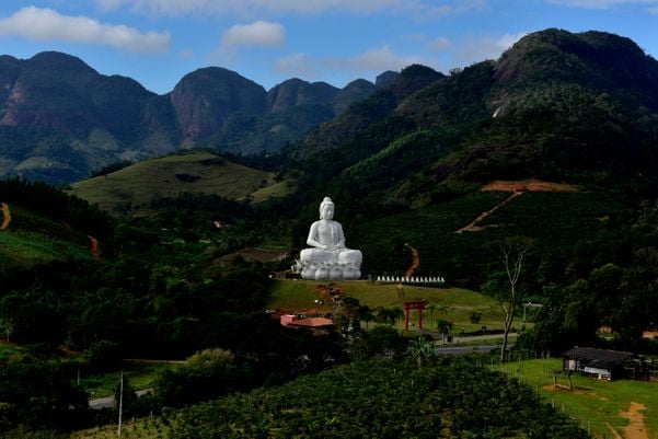 A escultura será o maior buda do Ocidente por Ricardo medeiros