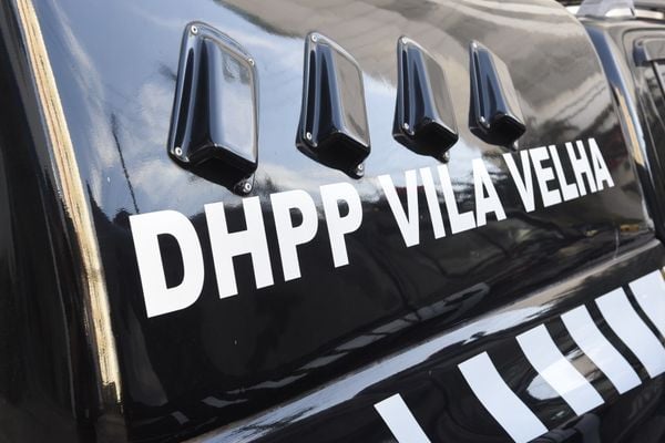 Viatura da Polícia Civil - DHPP de Vila Velha