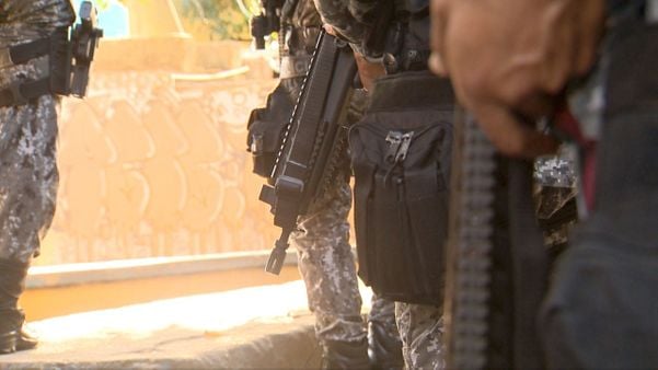 Operação da PC e Força Nacional no Morro da Garrafa por Reprodução TV Gazeta