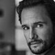 Imagem - Rodrigo Santoro vende droga de superpoderes em novo filme da Netflix