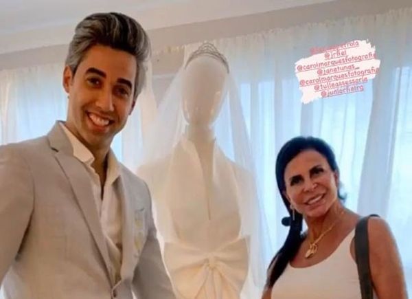A cantora Gretchen escolhe vestido da maison Rosa Clará, da Espanha, para novo casamento