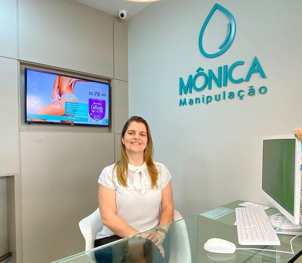 Farmacêutica e gerente de manipulação da Farmácia Mônica, Olga Vanessa Barbosa Martins