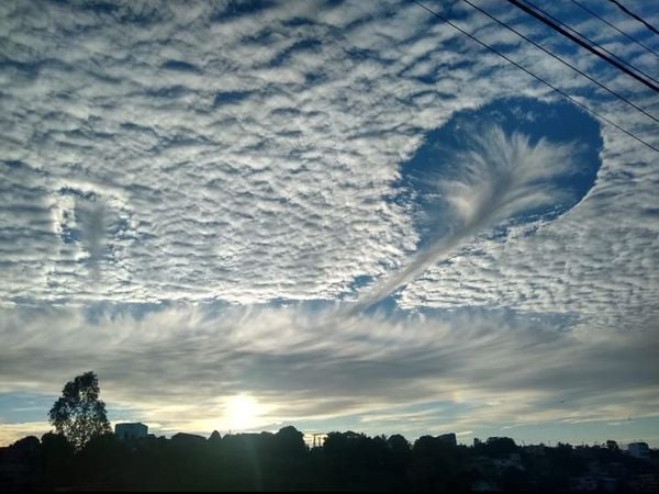 Nuvem  do tipo Autocumulus Stratiformis apareceu no céu de cidades do sul do Espírito Santo