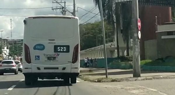 Internauta flagrou ônibus com placa vandalizada em Campo Grande