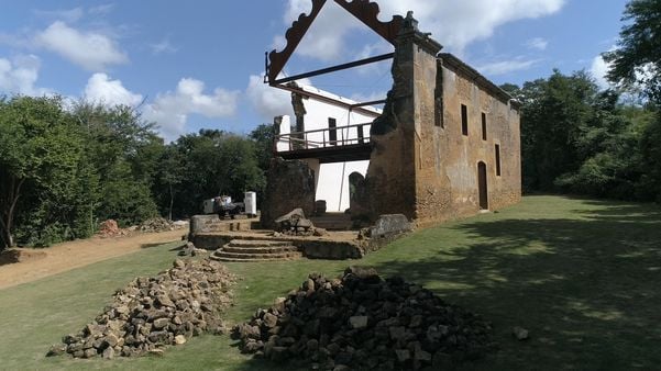 Ruínas da igreja de São José do Queimado, em Serra Sede por Luciney Araújo