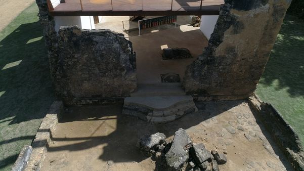 Ruínas da igreja de São José do Queimado, em Serra Sede por Luciney Araújo