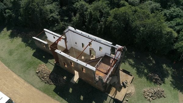 Ruínas da igreja de São José do Queimado, em Serra Sede por Luciney Araújo