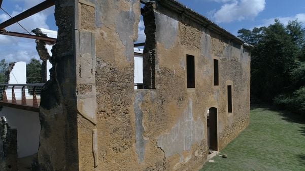 Ruínas da igreja de São José do Queimado, em Serra Sede por Luciney Araújo